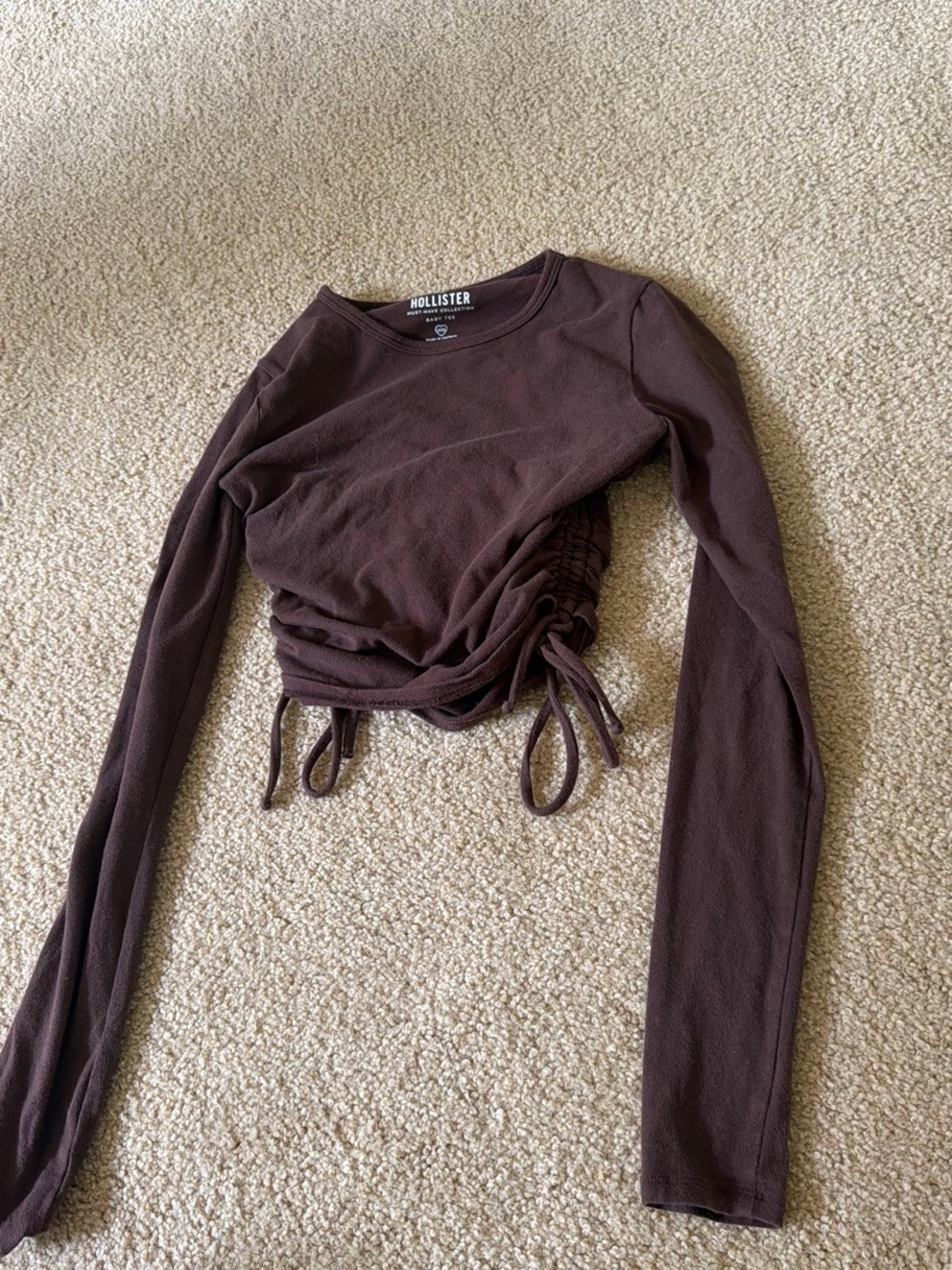 Hollister Women's Brown Long-Sleeve Ruched Crop Top